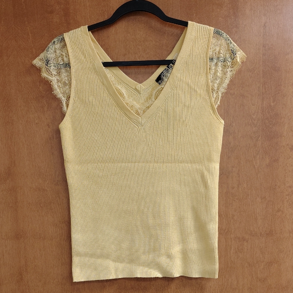 Tahari Yellow Ribbed Tank Top With Lace Detail